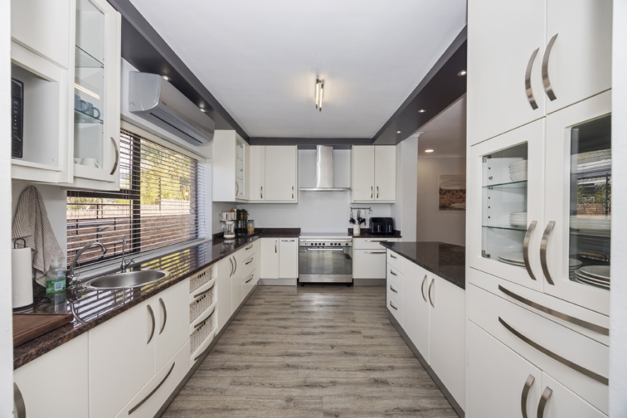 7 Bedroom Property for Sale in Sonstraal Western Cape